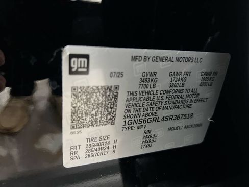 Used 2025 Chevrolet Suburban High Country AWD/4WD image 30