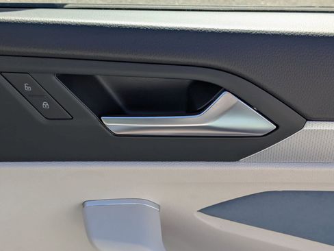 New 2026 Volkswagen Jetta SE image 32