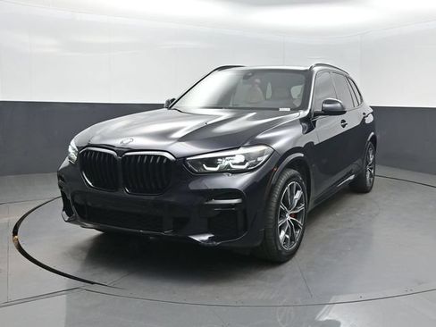 Used 2022 BMW X5 sDrive40i w/ M Sport Package RWD image 2