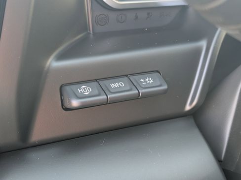 Used 2022 GMC Sierra 1500 AT4 w/ Technology Package AWD/4WD image 29