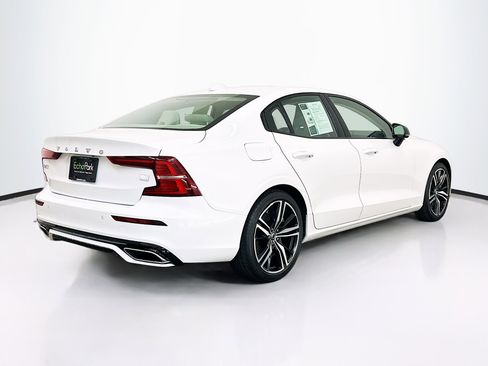 Used 2022 Volvo S60 T8 R-Design Expression w/ Premium Package image 9