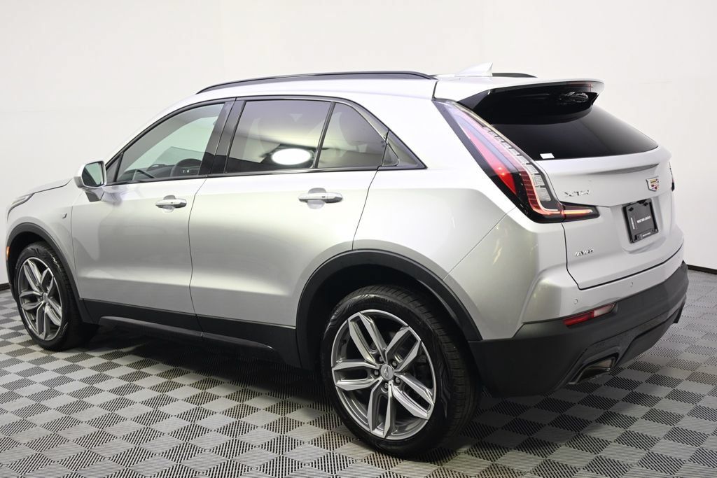 Used 2019 Cadillac XT4 Sport w/ Cold Weather Package AWD/4WD image 3