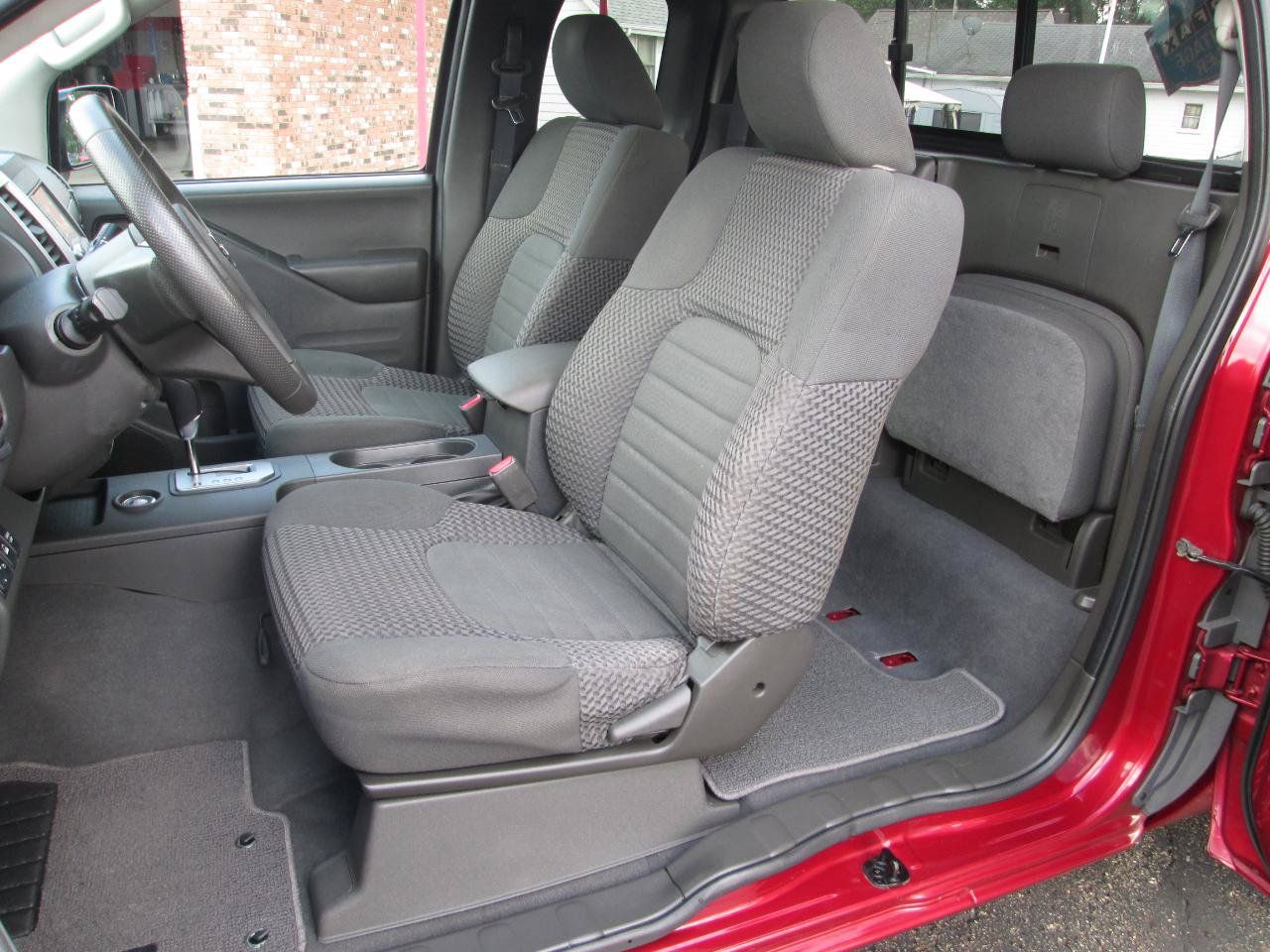 Used 2020 Nissan Frontier SV AWD/4WD image 3