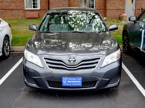 Used 2011 Toyota Camry LE FWD image 14