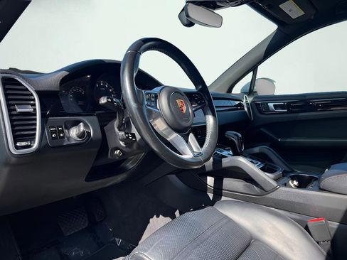 Used 2020 Porsche Cayenne image 60