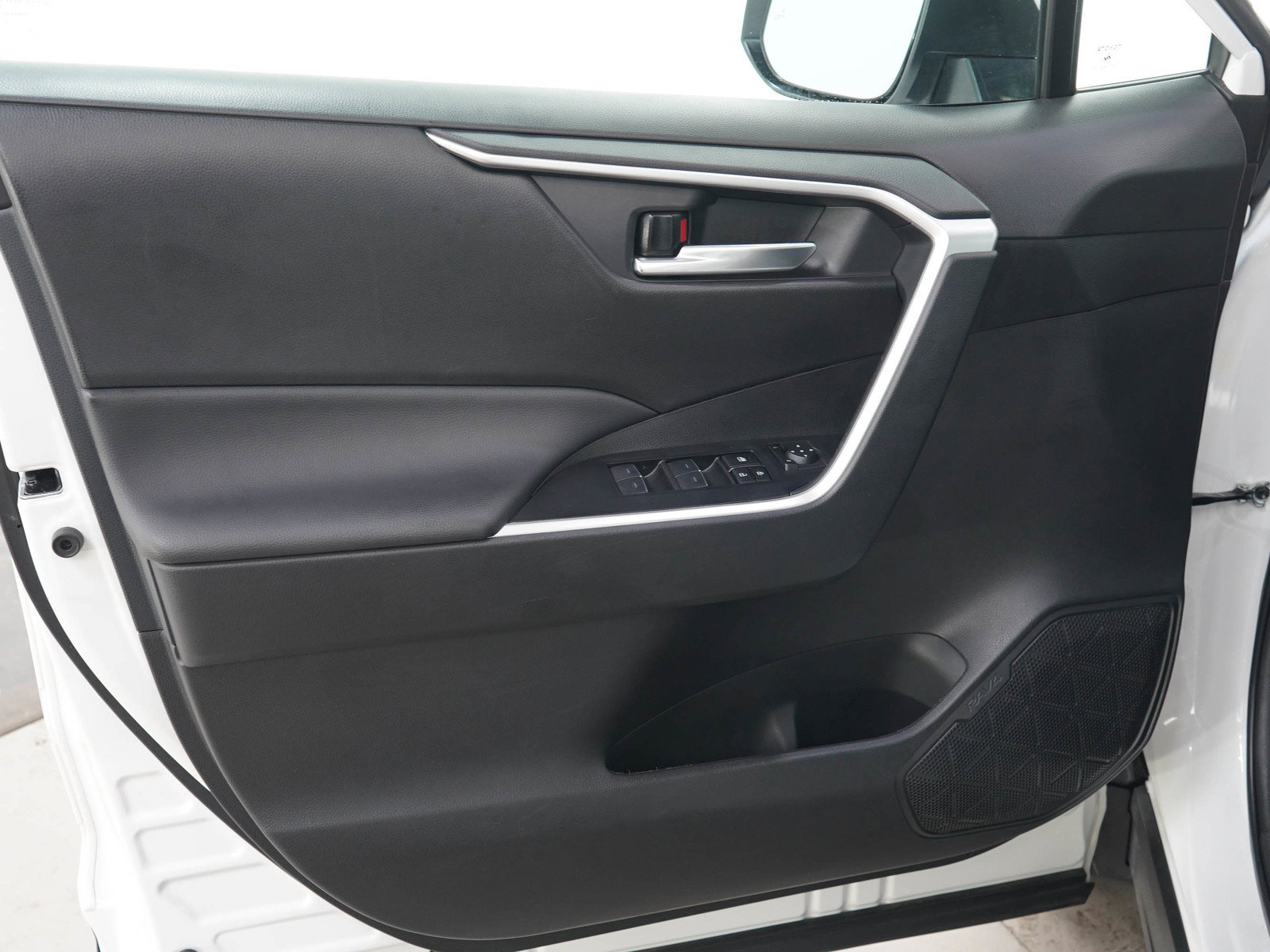 Used 2024 Toyota RAV4 XLE AWD/4WD image 19