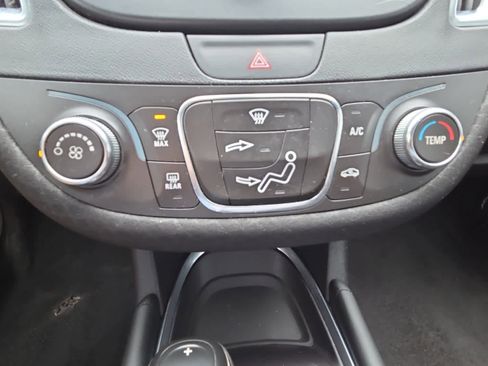 Used 2016 Chevrolet Malibu LT FWD image 19