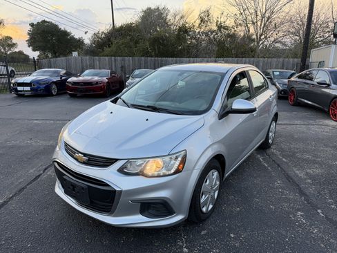 Used 2018 Chevrolet Sonic LS image 3