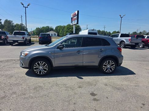 Used 2019 Mitsubishi Outlander Sport SE image 2
