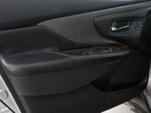 Used 2019 Nissan Murano SL image 16