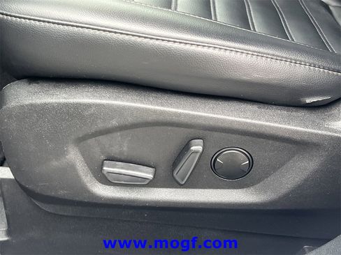 Used 2024 Ford Edge SEL image 20