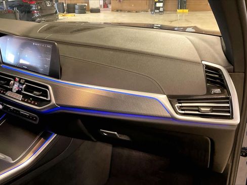 Used 2023 BMW X5 xDrive40i w/ M Sport Package image 18