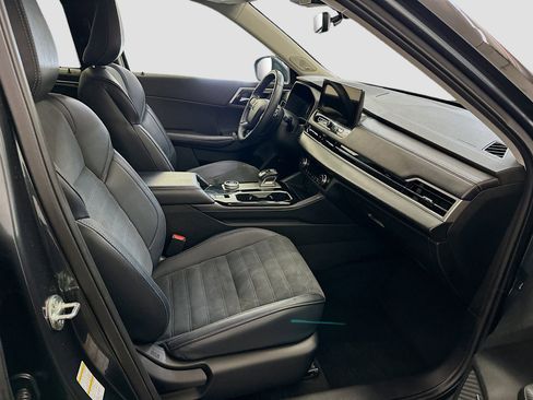 Used 2025 Mitsubishi Outlander SE image 34