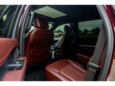 Used 2024 Ford Expedition Limited AWD/4WD image 14