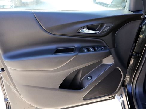 Used 2023 Chevrolet Equinox LT FWD image 17