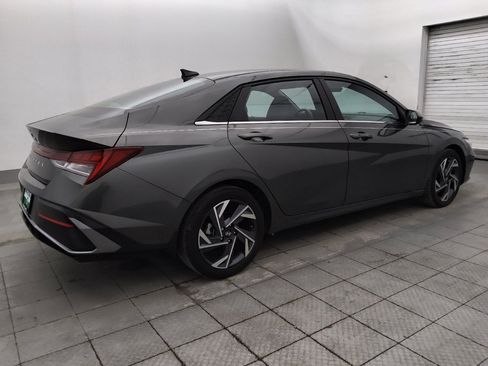 Used 2024 Hyundai Elantra SEL w/ Convenience Package FWD image 10