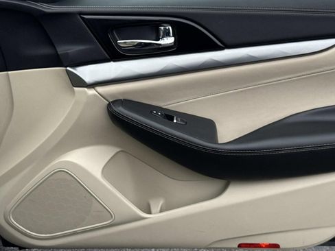 Used 2023 Nissan Maxima SV w/ Floor Mat Group image 24