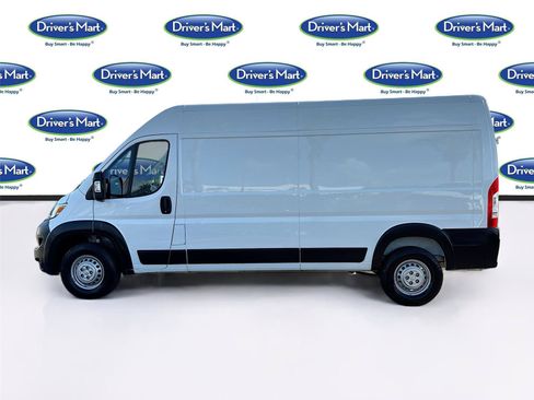 Used 2025 RAM ProMaster 2500 w/ Convenience Group FWD image 4