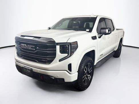 Used 2022 GMC Sierra 1500 AT4 w/ AT4 Premium Package AWD/4WD image 3