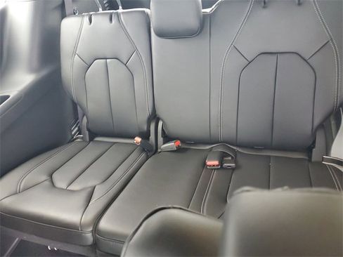 New 2026 Chrysler Pacifica Select image 10