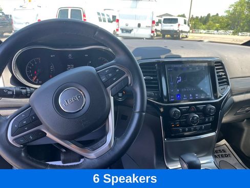 Used 2019 Jeep Grand Cherokee Laredo w/ 18" Wheel & 8.4" Radio Group AWD/4WD image 13