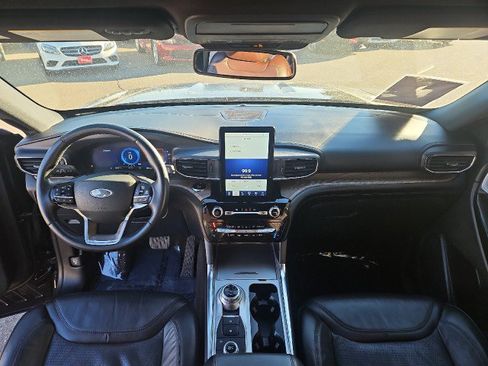 Used 2022 Ford Explorer Platinum w/ Equipment Group 601A image 23