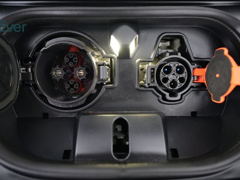 Used 2025 Nissan Leaf S FWD image 10