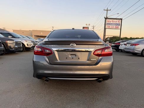 Used 2018 Nissan Altima 2.5 SR w/ SR Special Edition image 5