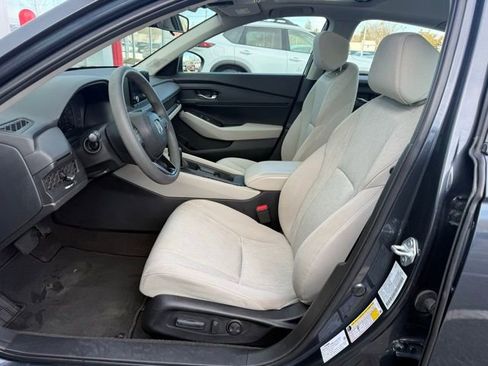 Used 2023 Honda Accord EX image 17