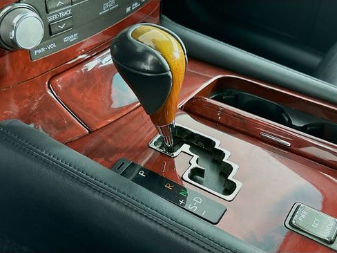 Used 2012 Lexus LS 460 w/ Luxury Value Edition RWD image 24