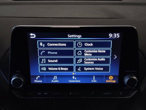 Used 2024 Nissan Sentra SV FWD image 25
