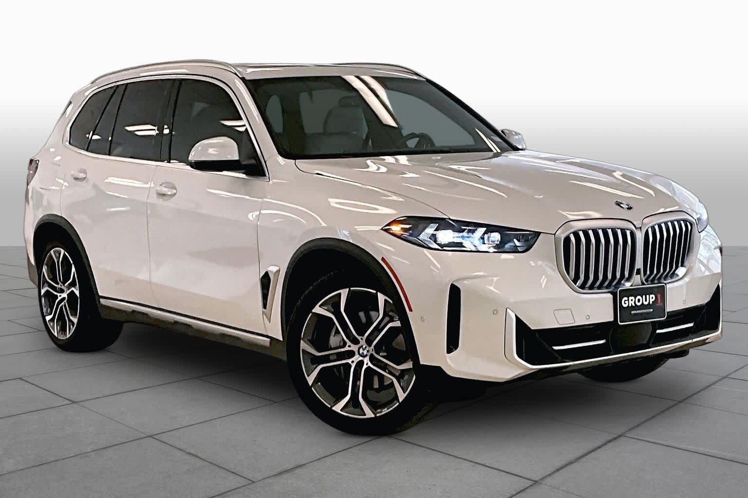 Used 2024 BMW X5 sDrive40i w/ Premium Package RWD image 2