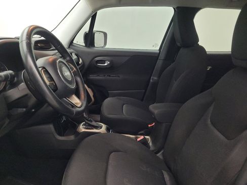 Used 2017 Jeep Renegade Latitude FWD image 17