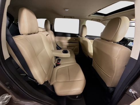 Used 2016 Mitsubishi Outlander GT image 26