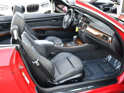 Used 2008 BMW 335i Convertible image 18