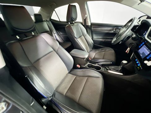 Used 2018 Toyota Corolla SE image 30