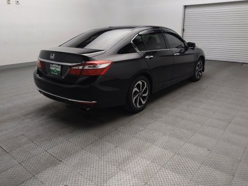 Used 2017 Honda Accord SE image 9