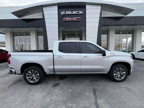 Used 2021 Chevrolet Silverado 1500 RST image 2