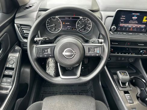 Used 2024 Nissan Rogue SV FWD image 15