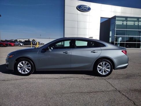 Used 2024 Chevrolet Malibu LT FWD image 2