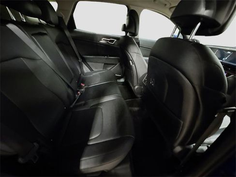 Used 2023 Kia Sportage EX image 30