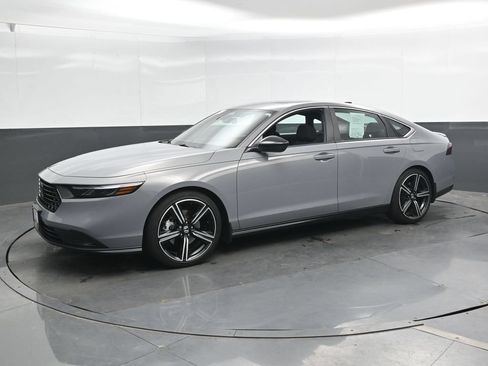 Used 2024 Honda Accord Sport image 8