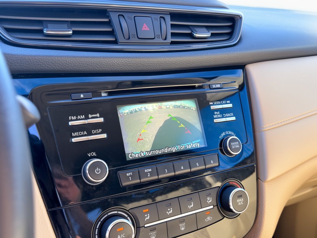 Used 2017 Nissan Rogue S FWD image 28