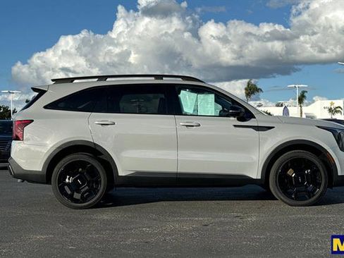 Used 2024 Kia Sorento SX image 3