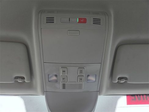 Used 2024 Volkswagen Taos SE image 21