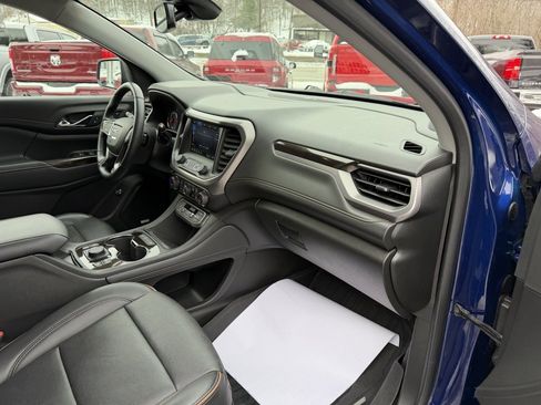 Used 2023 GMC Acadia AT4 w/ Technology Package image 21