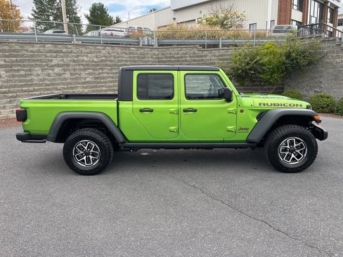 New 2025 Jeep Gladiator Rubicon w/ Convenience Group image 3