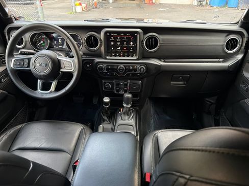 Used 2023 Jeep Wrangler Unlimited Sahara AWD/4WD image 29