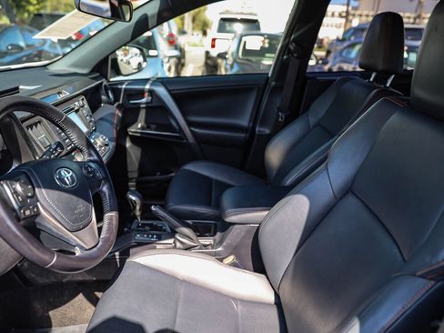 Used 2016 Toyota RAV4 SE FWD image 18