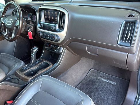 Used 2022 GMC Canyon Denali image 33